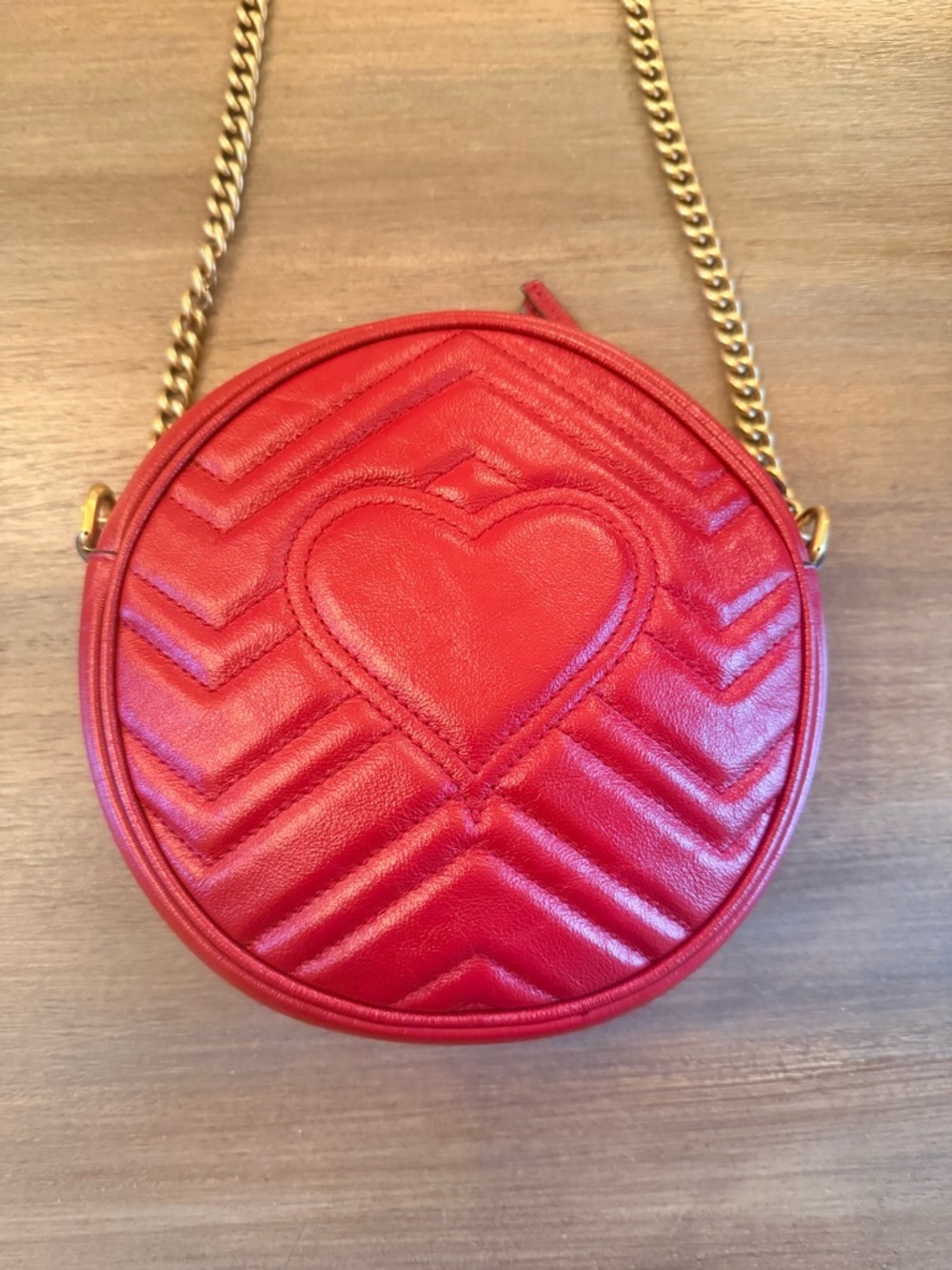 Gucci GG Marmont Round Crossbody in Red Matelassé Leather - Picture 4 of 14